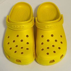 Unisex Crocs Good Condition Women’s Size 8 and Mens Size 6